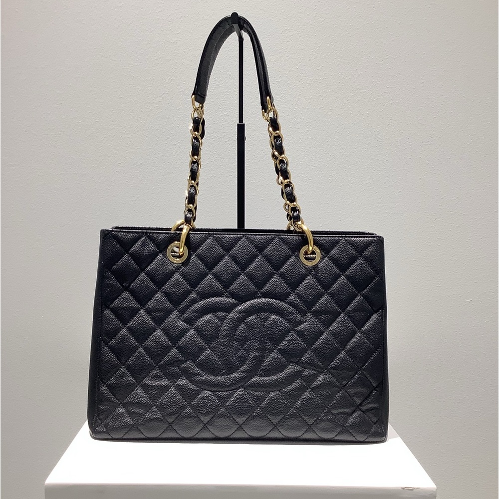 ❤️SOLD❤️ CHANEL Caviar Quilted Grand Tote Bag